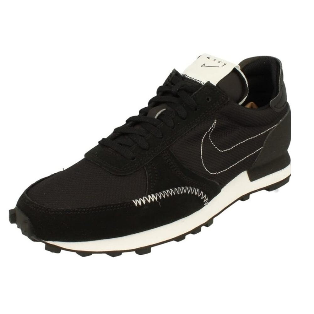 Nike Women's Black and White Athletic Sneakers